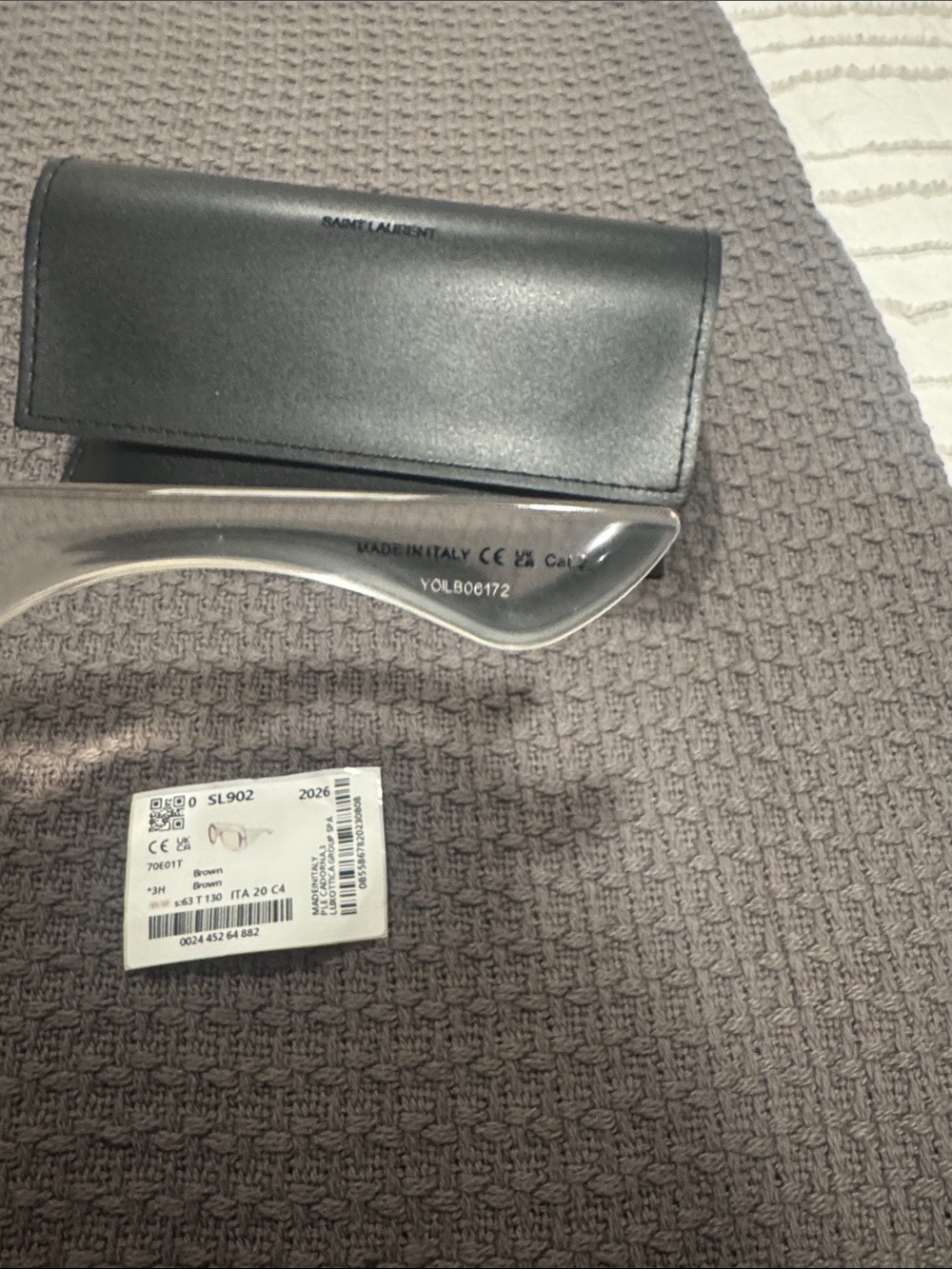 Saint Laurent Howl Sunglasses - Picture 3 of 6